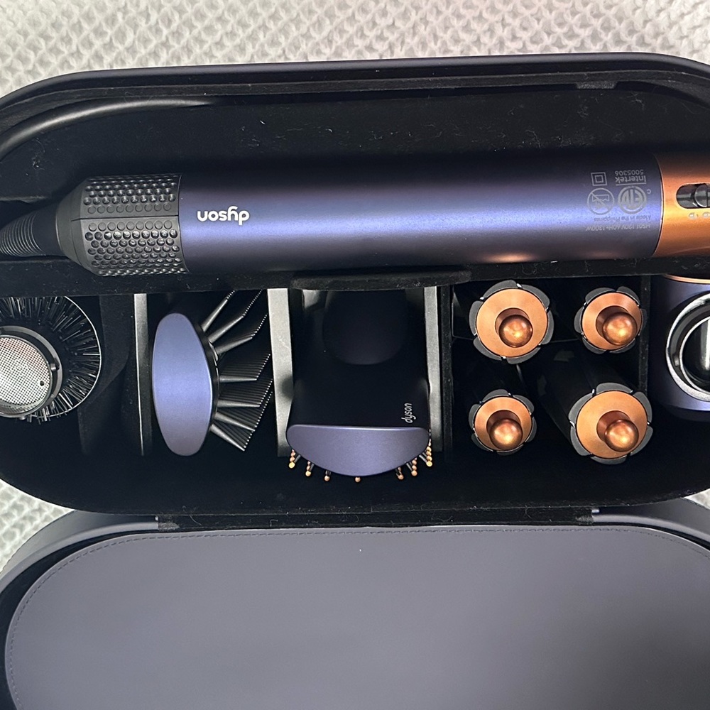 Dyson airwrap